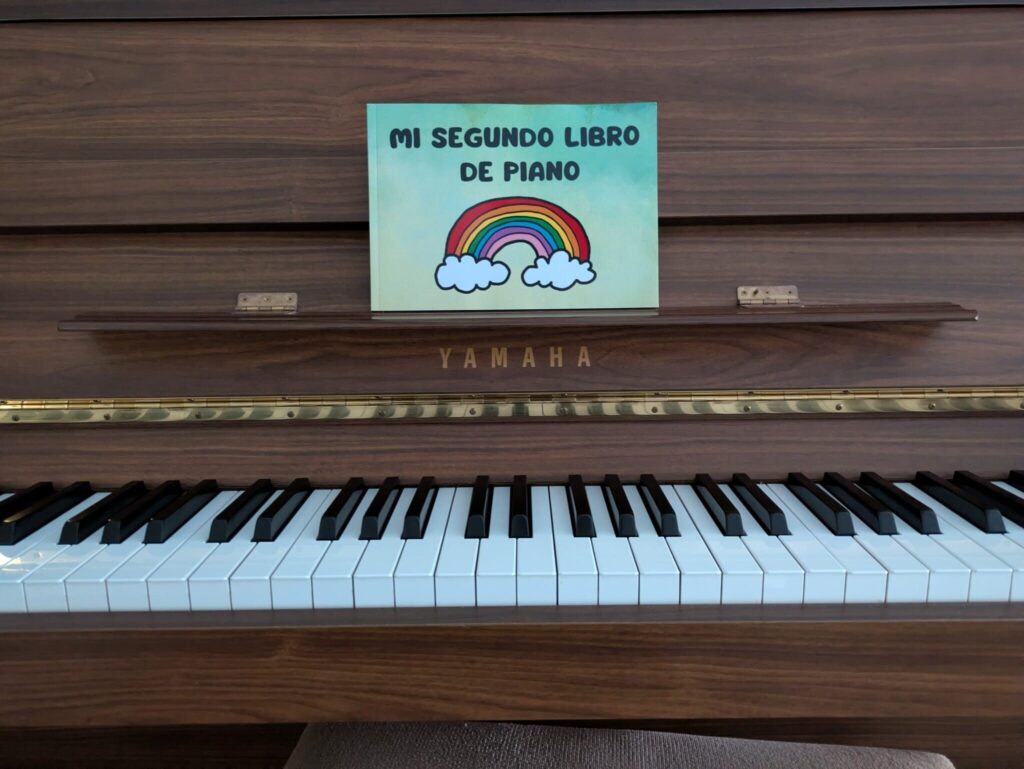 Mi segundo libro de piano (tapa blanda)